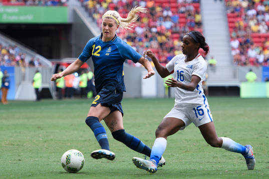 s Crystal Dunn i kvartsfinalen i fotboll mellan USA och