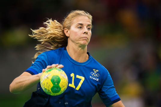 Sveriges Linnea Torstenson i handbollsmatchen mellan