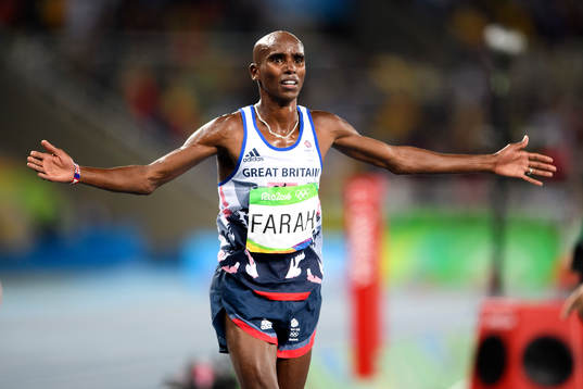 Storbritanniens Mohamed Farah jublar