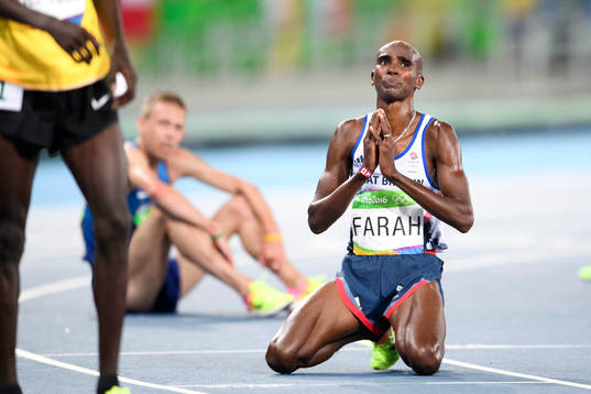Storbritanniens Mohamed Farah jublar