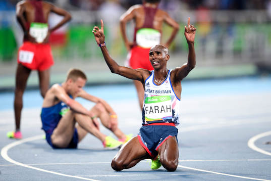 Storbritanniens Mohamed Farah jublar