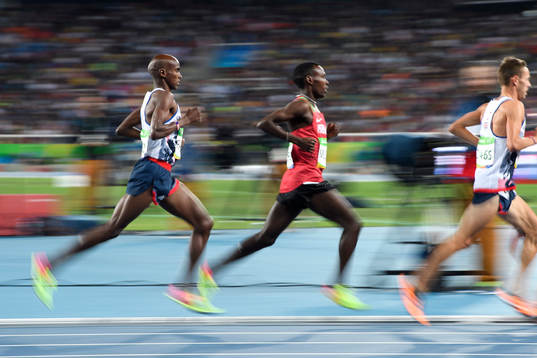Storbritanniens Mohamed Farah i loppet på 10 000 m