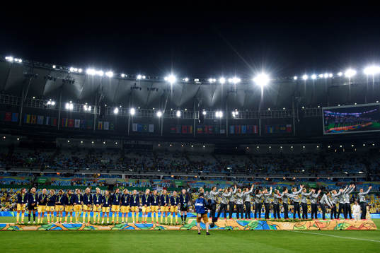 De svenska och tyska spelarna med sina silvermedaljer