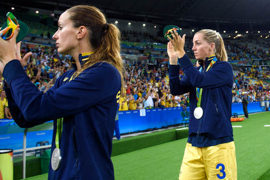 Sveriges Linda Sembrant tackar publiken