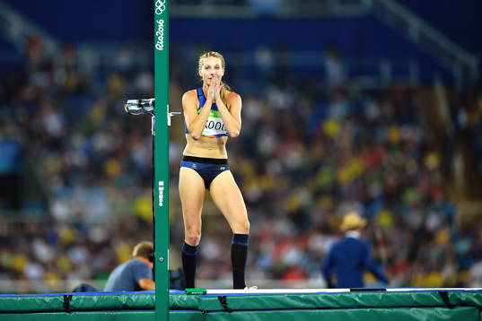 Sveriges Sofie Skoog river sitt första försök på 1.97