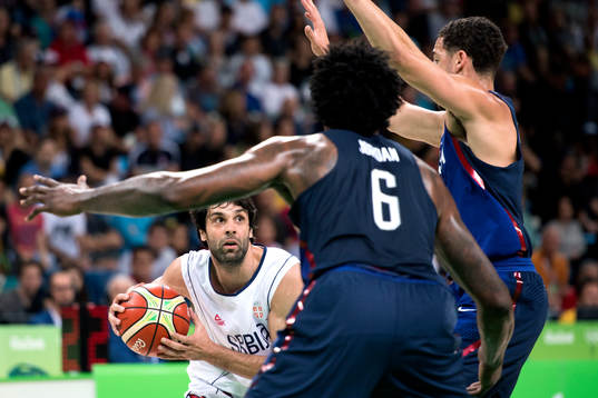 Serbiens Milos Teodosic i basketfinalen mellan Serbien och