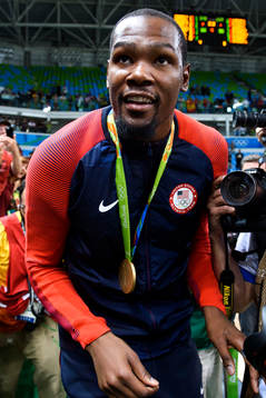 USAs Kevin Durant jublar