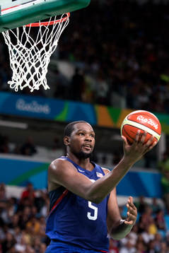 USAs USAs Kevin Durant i basketfinalen mellan Serbien och