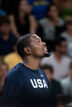 USAs Kevin Durant i basketfinalen mellan Serbien och USA