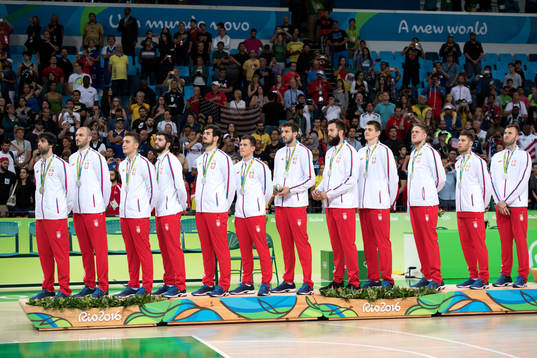 Serbien med sina silvermedaljer