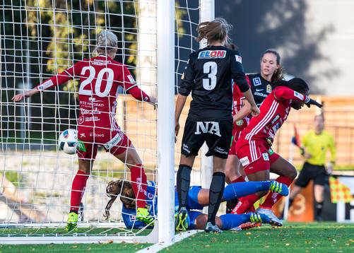 Piteås Lena Blomkvist gör 2-1 på tilläggstid
