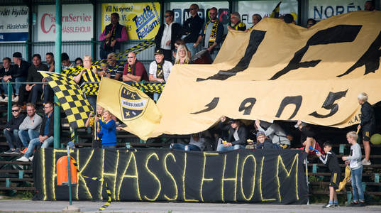 IFK Hässleholms supporters i matchen i division 2 mellan