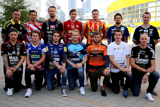 Övre raden fr. v. Patrik Hagberg, AIK, Daniel Calebsson,