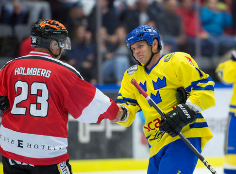 ÖIK miljonkedjans Micke Holmberg tackar Tre Kronor legends