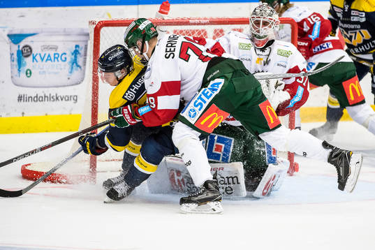 s Anton Bengtsson och Frölundas Kristian Vesalainen