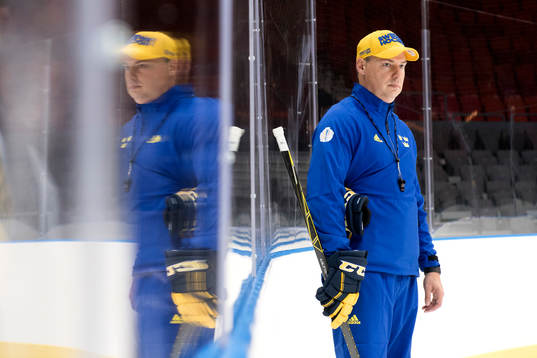 Bläddra bland fler bilder av Ishockey, World Cup, Träning, Sverige