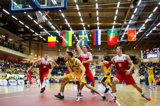 Sveriges Nicholas Spires mot Rysslands Dmitrii Kulagin och
