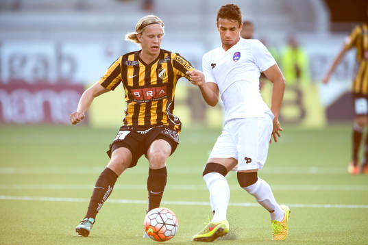 Häckens Gustav Berggren och Delhi Dynamos Memo