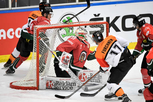 Wolfsburgs Sebastian Furchner gör 0-2 bakom Frölundas