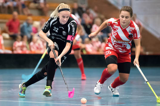 Täbys Jennifer Stålhult och Pixbos Josefin Wålinder
