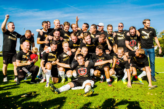 Hittarps spelare jublar