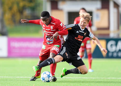 Bläddra bland fler bilder av Fotboll, Div 1 Norra, Piteå - Enskede 
