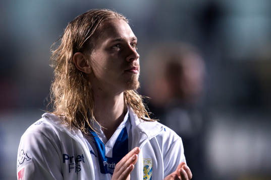 IFK Göteborgs Elias Mar Omarsson tackar publiken