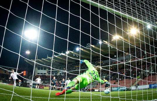 Örebros Victor Sköld gör 2-0