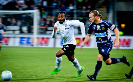 Örebros Michael Junior Omah och Gefles Jesper Florén