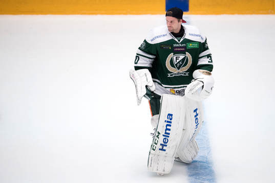 Färjestads målvakt Lars Haugen deppar