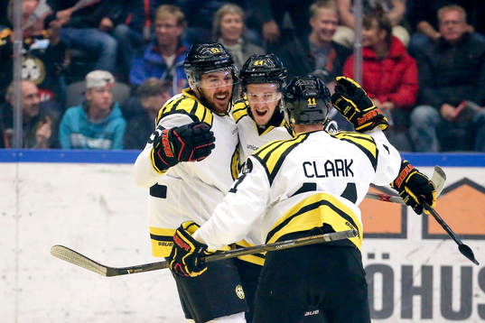 Brynäs Jonathan Pudas jublar