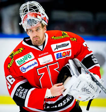 Örebros målvakt Axel Brage deppar