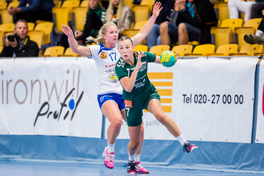 Helsingborgs Elin Nilsson tar sig loss från Lundagårds