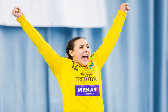 Helsingborgs målvakt Leila Melcher jublar
