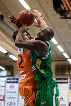 Södertäljes Thomas Massamba och Norrköpings Mikael