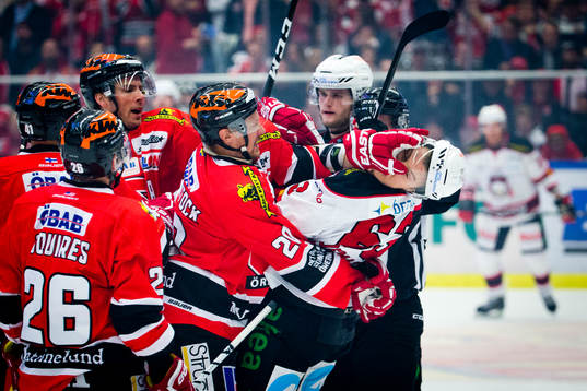 Örebros Marcus Weinstock och Malmö Redhawks Fredrik