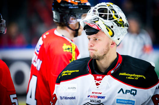Malmö Redhawks målvakt Oscar Alsenfelt deppar