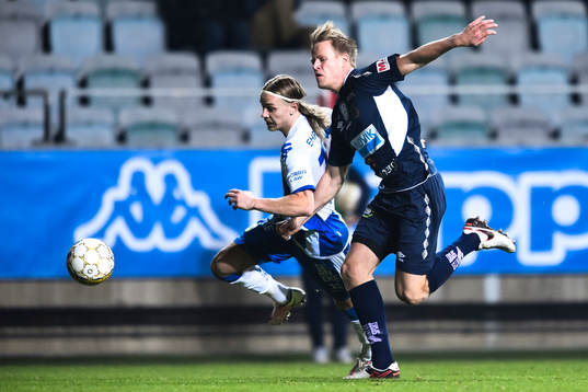 IFK Göteborgs Elias Mar Omarsson och Gefles Emil Bellander