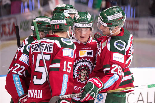 Frölundas Carl Grundström jublar