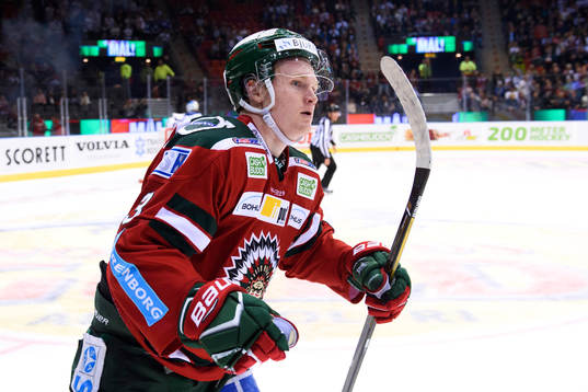 Frölundas Carl Grundström jublar