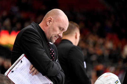 Malmö Redhawks tränare Peter Andersson deppar
