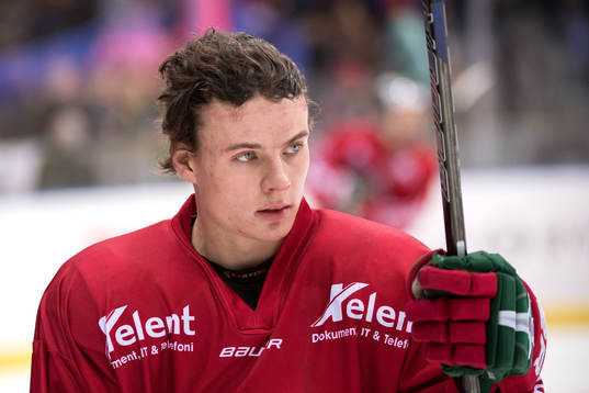 Frölundas Victor Olofsson innan ishockeymatchen i SHL