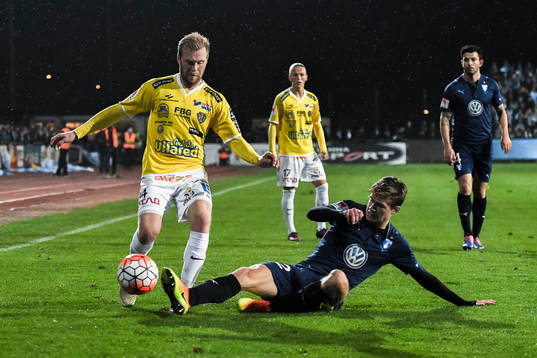Falkenbergs Per Karlsson och Malmö FFs Mattias Svanberg