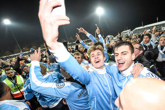 Malmö FFs Mattias Svanberg och Alexander Jeremejeff jublar