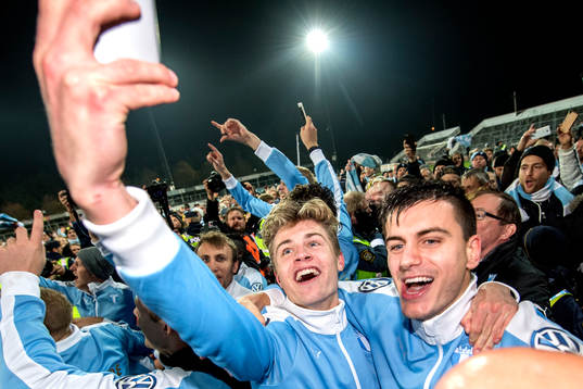 Malmö FFs Mattias Svanberg och Alexander Jeremejeff jublar
