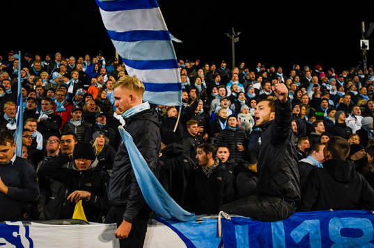 Supportrar före fotbollsmatchen i Allsvenskan mellan