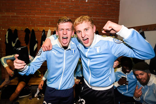 Malmö FFs Teddy Bergqvist och Franz Brorsson jublar