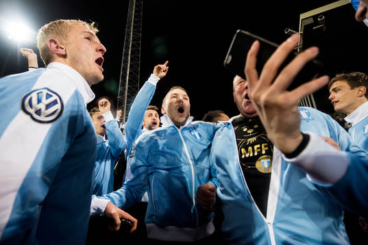 Malmö FFs Franz Brorsson och Anton Tinnerholm jublar