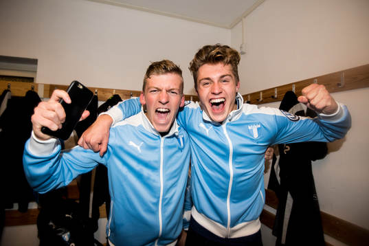 Malmö FFs Teddy Bergqvist och Mattias Svanberg  jublar i