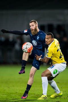 Malmö FFs Jo Inge Berget och Falkenbergs Felipe Carvalho